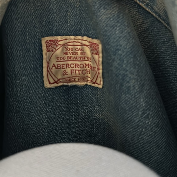L - Abercrombie & Fitch jean jacket. Excellent condition. Like new. - Picture 4 of 4